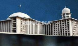 Masjid istiqlal di jakarta ini di bangun di atas sebuah lahan seluas 9.32 hektar yang dulunya berupa taman wilhelmina, tidak jauh dari masjid istiqlal ini juga berdiri sebuah monumen penting bangsa. Topic Masjid Istiqlal Republika Online