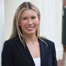 Kim Frith's Instagram, Twitter & Facebook