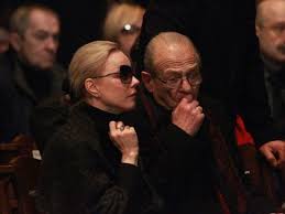 Зудина едва не разрыдалась после вопросов о табакове. Marina Zudina Na Proshanii S Olegom Tabakovym Skazala Pronzitelnye Slova Mk