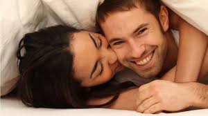 Familienglück: So stolz präsentieren zwei Väter ihre Tochter!