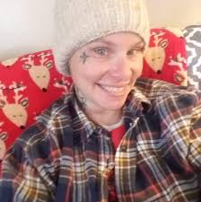 Cassie turns to oxycodone after being abandoned by her mother, and raised  by her father and his string of wives. #Intervention