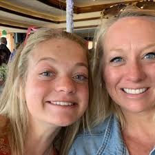 Veronica Daehn Harvey (@veronicadaehn)