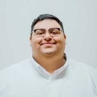 Carlos Egure's Instagram, Twitter & Facebook