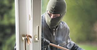 Locking your keys in your vehicles can easily happen. Burglars Love Summer Vacation Daily Sabah