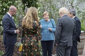 Queen elizabeth ii ist nicht nur seit 69 jahren die britische königin, sondern auch eine ziemlich coole socke. Pyzz1aq3vl5dkm