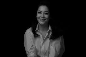 Pastinya sudah banyak sekali yang rindu melihat akting seorang lulu tobing lagi di layar kaca. Lulu Tobing Dapat Kejutan Ulang Tahun Dari Sang Suami Rumah Disulap Lautan Bunga Dan Banyak Balon Pikiran Rakyat Com