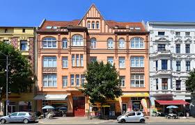 Hier finden sie ihre mietwohnung bei der wohnungsbaugenossenschaft otto von guericke eg in magdeburg Datei Magdeburg Sudenburg Wohn Und Geschaftshaus Halberstadter Strasse 90 Jpg Wikipedia