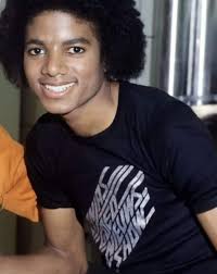 They scream, they cry, they love, they support, they defend, they listen.  My fans are everything." ~ Michael Jackson ❤