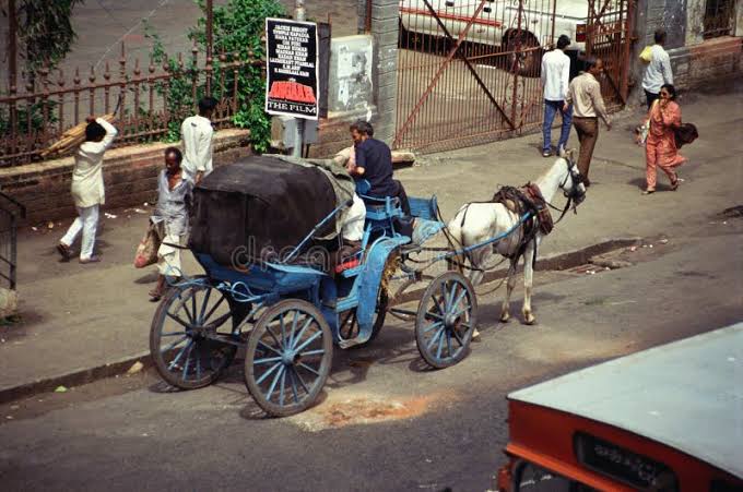 Indian Victoria or Horse Cart on Bombay Road Bombay Mumbai Maharashtra India Editorial Photo - Image of travelling, vehicle: 348654211