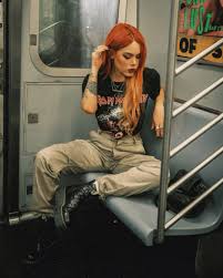 25 Grunge Outfits To Copy In 2020 Fashion Inspiration And Discovery #aesthetic #art #love #aesthetics #aestheticedits #photography #cute #edit #tumblr #edits #grunge #grungefashion #anime #fashion.