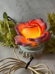 VINTAGE FLORAL ROSE LAMP — 2amTheLastCall