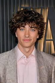 Anyone else starting to feel team Conrad as in you just want this poor guy  happy and maybe that's not Belly??? He continues to open up to her and she  misses it