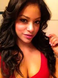 Elsie Roman's Instagram, Twitter & Facebook