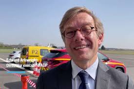 出门可以打飞机了!空中出租车在巴黎飞行实验＊ 阿波罗新闻网