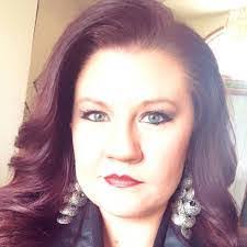 Danielle Benning's Instagram, Twitter & Facebook