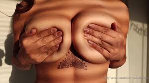 Watch online Queen V aka my_desigirl - 12-30-2021 OnlyFans Video - dm the  link of this post to get the oiling my titties _ titty worship video on  X-video