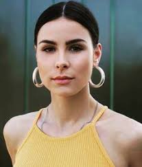 Bei meinem letzten konzert in berlin habe ich gemeinsam mit @smart_deutschland eine gewinnerin mit… 390 Lena Ideen In 2021 Lena Meyer Landrut Lena Mayer Landrut Lena