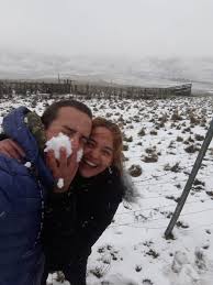 Bounded approximately by the laguna del monte, guaminí at its northwestern end and the atlantic ocean to its southwest. Impactante Nevada En Sierra De La Ventana Cronica Firme Junto Al Pueblo