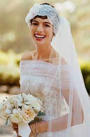 40 Best Short Wedding Hairstyles That Make You Say Wow Celebrity Wedding Dresses Beautiful Wedding Dresses Anne Hathaway Wedding