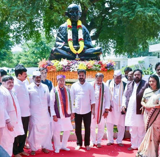Hyderabad: Tribute to Mahatma Gandhi #Gallery - Social News XYZ
