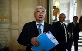 Ancien ministre, député maire du raincy * membre de la délégation française à l'assemblée parlementaire de l'osce * conseiller politique de l'ump. L Ex Depute Ump Eric Raoult Hospitalise Apres Un Malaise