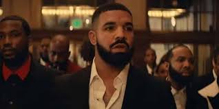 The singer replied to the submit and requested the net troll to go simple on him as he was affected by hair loss. Drake Devoile Les Details De Son Immense Demeure Sur Instagram Toutes Les Actualites Des People