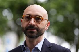 Two former traders have rate rigging convictions quashed at Supreme Court