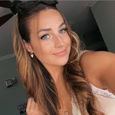 Kari Jones's Instagram, Twitter & Facebook