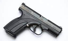 The sc model can also use the larger detachable box magazines of the c and f models, giving a magazine capacity of up to 18 rounds of 9 mm ammunition.according to jane's the sc model has a separate safety switch l. Pin On The Hotness Of Handguns