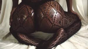 Free Rubbing OIL all over my FISHNET overspread BOOTY for the AESTHETIC Porn  Video - Ebony 8