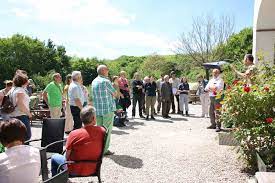 Haus lochfeld biedt zijn bezoekers de mogelijkheid om verbanden in de natuur , de omgeving en het op het gebied van energie is haus lochfeld grotendeels zelfvoorzienend: Das War Der Rangertag Am Haus Lochfeld Naturlandstiftung Saar