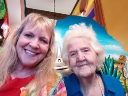 iam the granddaughter of tonnie betsill and my mom is Darlene hendrix