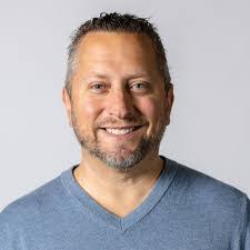 Nicole Linscott's Instagram, Twitter & Facebook