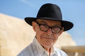 Professeur de philosophie à l'université de strasbourg et membre du collège international de philosophie, il était l'auteur de nombreux essais. Jean Luc Nancy Born July 26 1940 France Philosopher Author World Biographical Encyclopedia