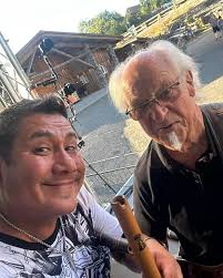 Checho Cuadros (@chechoquena) • Instagram photos and videos