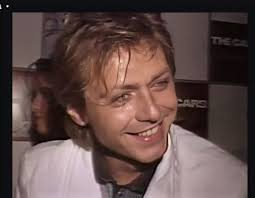 Hello Again Monday 🩷 my favourite ever pic of Ben (yes i'm sure you're all  aware!) I would cover my entire world with this face if i could. Anyway ...  enjoy and