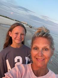 It's a 5:30 am get to the beach to grab our spot morning! Landon has been  pulling this duty all week…Kinslee and I went along for a photo shoot!  There's a cool