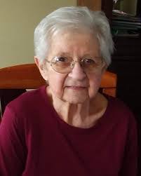 Lisa Stiffler's Instagram, Twitter & Facebook