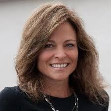 Ellie Lyons (@EllieLyonsBooks)