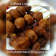 There are many varieties of this snack, some using banana, anchovies or prawns, onion or maize. Resepi Cekodok Pisang Lemak Manis Resepikek Camored Com