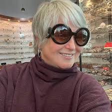 Absolutely there is a fabulous organisation near me. Wakefield Street  Kitchen. They help all with no judgement (and no publicity, the patrons are  protected from cameras) it's as it should be ❤️