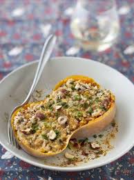 Courge Butternut Farcie Au Riz Et Aux Noisettes Recette Recette Courge Butternut Recette Courge Recettes De Cuisine
