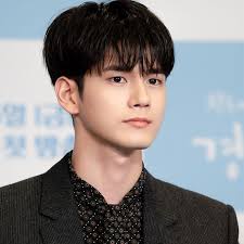 Here are the 15 best korean love the glam of korean hairstyles for men? The Trendiest Korean Men S Hairstyles Of 2020 As Seen On Park Seo Joon Lee Dong Wook And More Buro 24 7 Malaysia