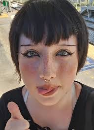 Bethany Meade's Instagram, Twitter & Facebook