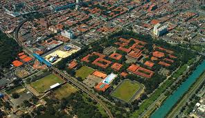 Universidad de antioquia), also called udea, is a public, departmental, coeducational, research university located primarily in the city of medellín, antioquia, colombia, with regional campuses in amalfi, andes, caucasia, carmen de viboral, envigado, puerto berrío, santa fe de antioquia, segovia, sonsón, turbo and yarumal. Carrera Ciclistica Suspenden Clases Udea Cierres Viales Medellin Udea Cierra Actividades Hoy Viernes Por Tour Colombia Medellin Caracol Radio