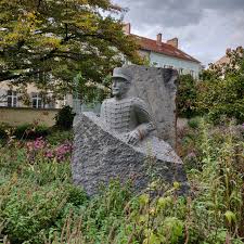 La Statue D Alfred Dreyfus Dans Le Parc Steinbach Jeux Grandeur Nature Galeries De Photos Arbre De Judee