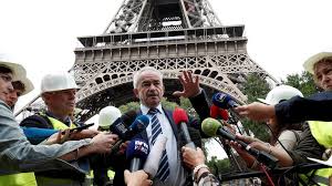 ⚠️ following government announcements, the eiffel tower is postponing its reopening to the public until a later date that we will communicate to you as et si vous visitiez la tour eiffel en soirée ? Eiffel Tower Perimeter Fence Built To Stop Terrorism Bbc News