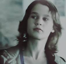 Zoo The Series Mia Sara