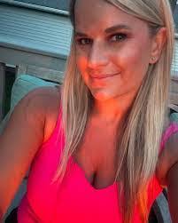 Kristi Swan's Instagram, Twitter & Facebook