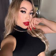 Tania Herrera's Instagram, Twitter & Facebook